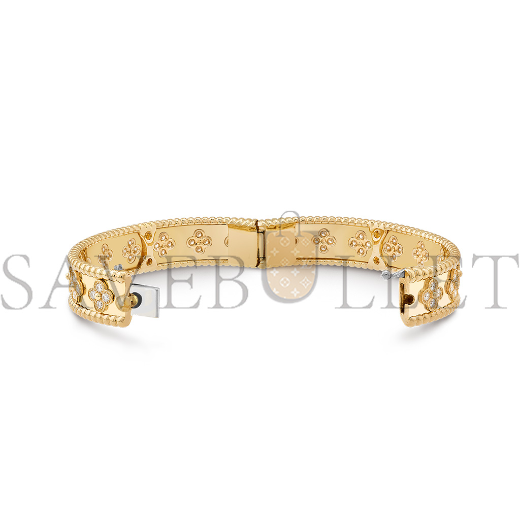 VAN CLEEF ARPELS PERLÉE CLOVERS BRACELET, SMALL MODEL - YELLOW GOLD, DIAMOND  VCARO56200